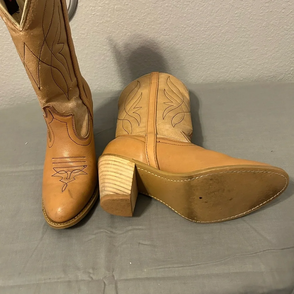Dingo Tan Western Heeled Boots - Picture 4 of 5